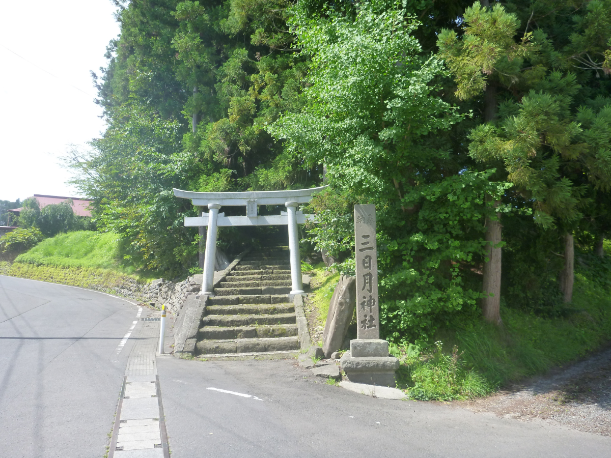 三日月神社　弘前市吉川